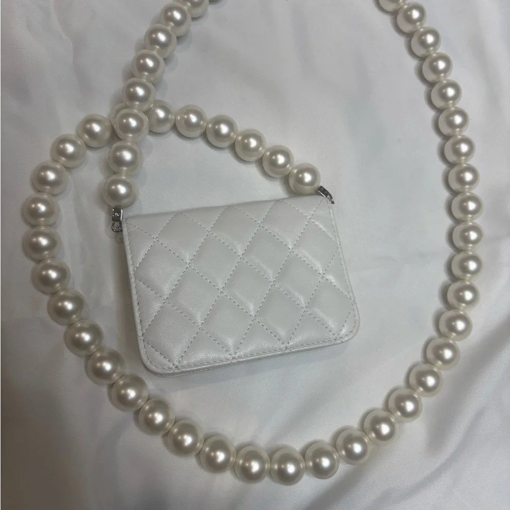 CHANEL MAXI PEARLS Clutch With Chain Bag - Picture 8 of 13